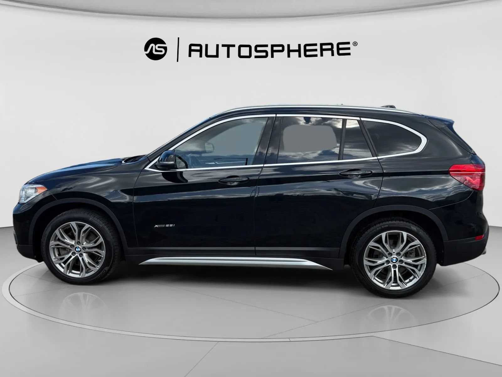 Used 2017 BMW X1 xDrive28i AWD/4WD image 4