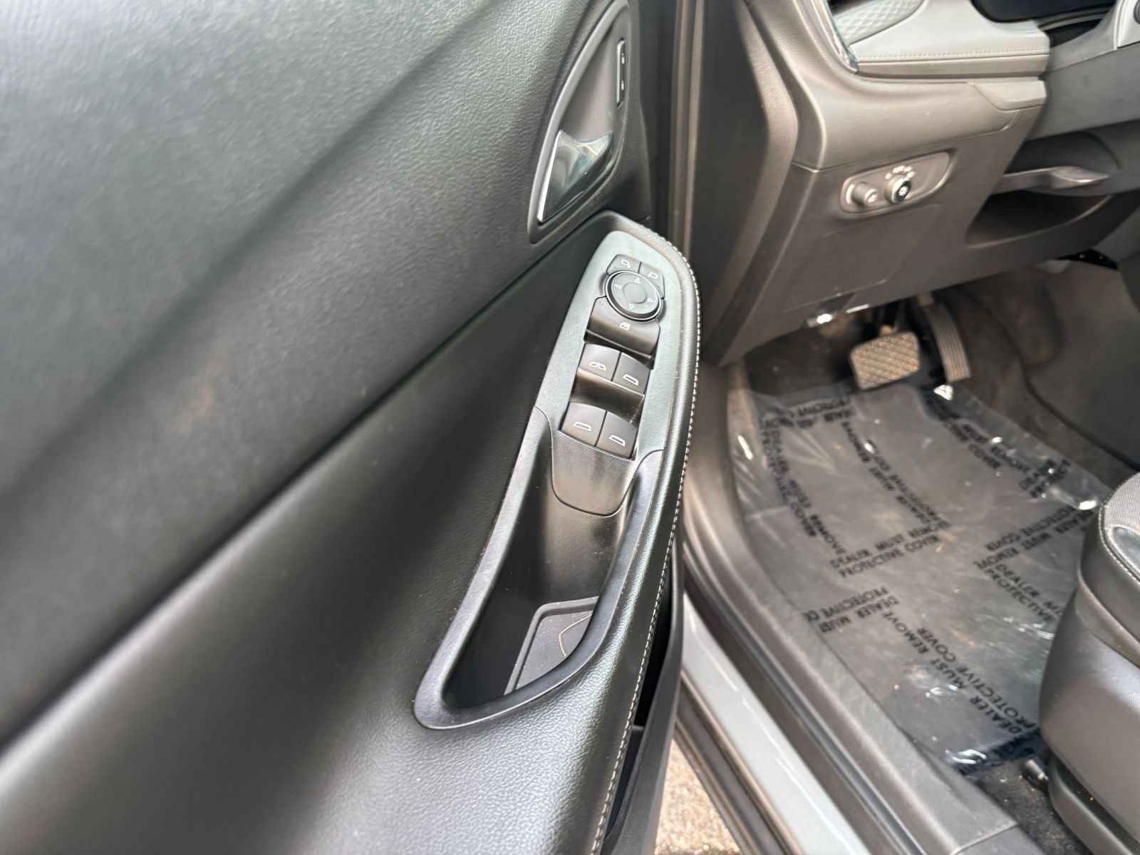 Used 2025 Buick Encore GX Preferred AWD/4WD image 18