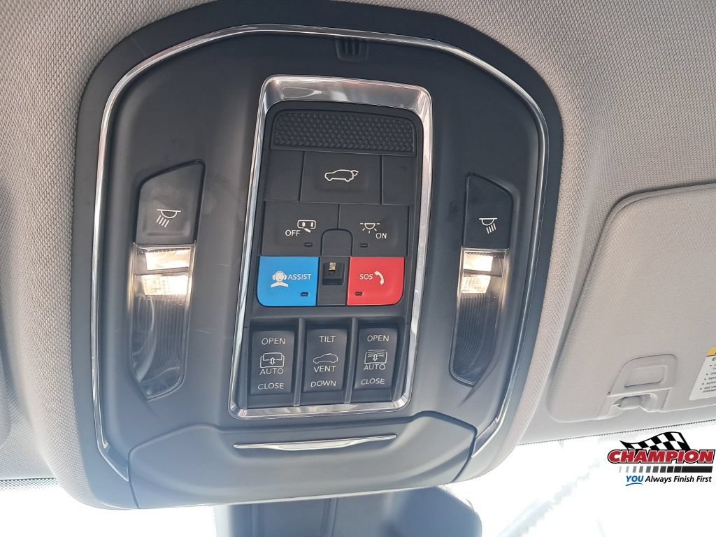 Used 2023 Jeep Grand Cherokee Limited AWD/4WD image 22