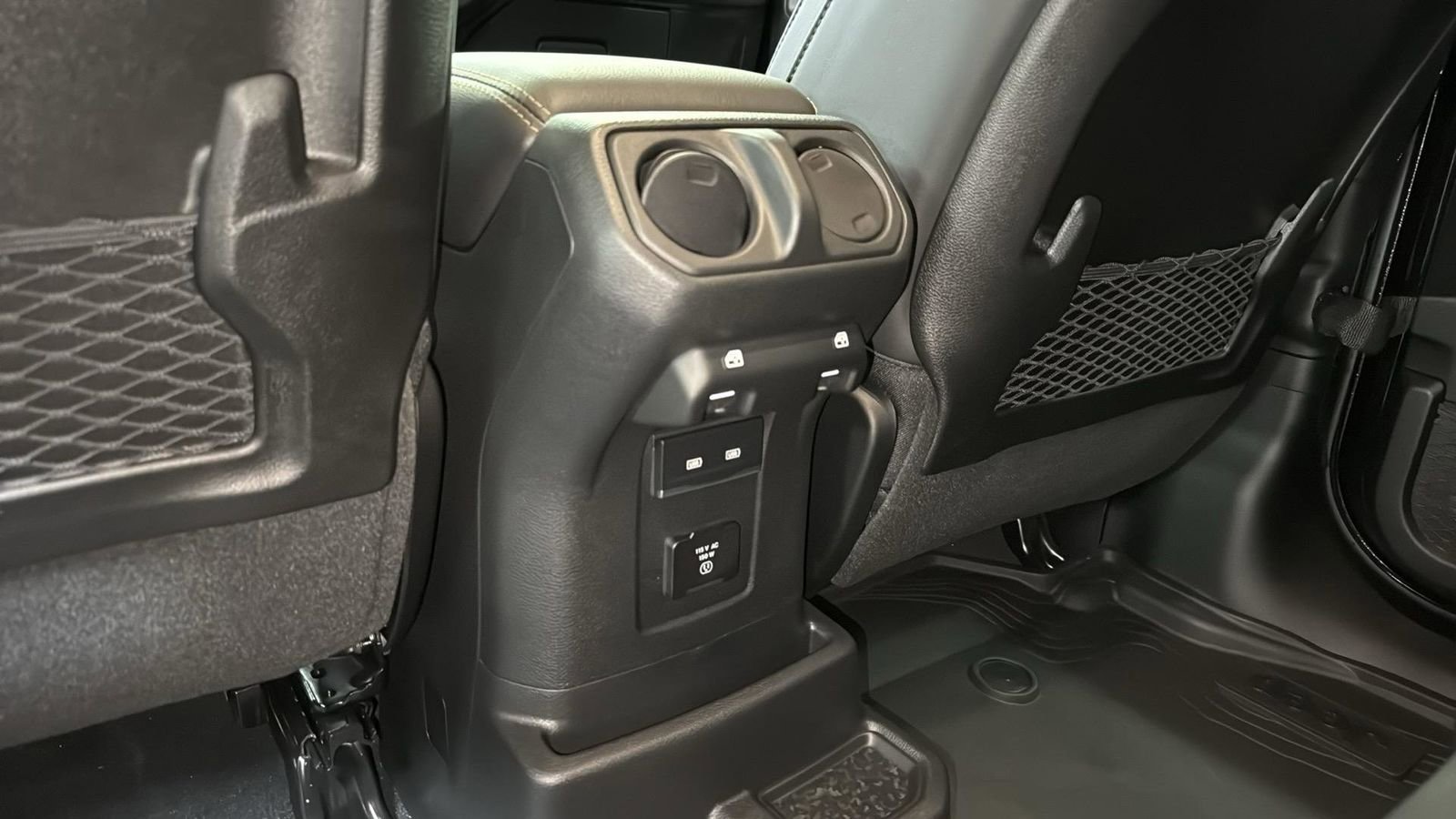 Used 2025 Jeep Wrangler Unlimited Rubicon 392 image 28