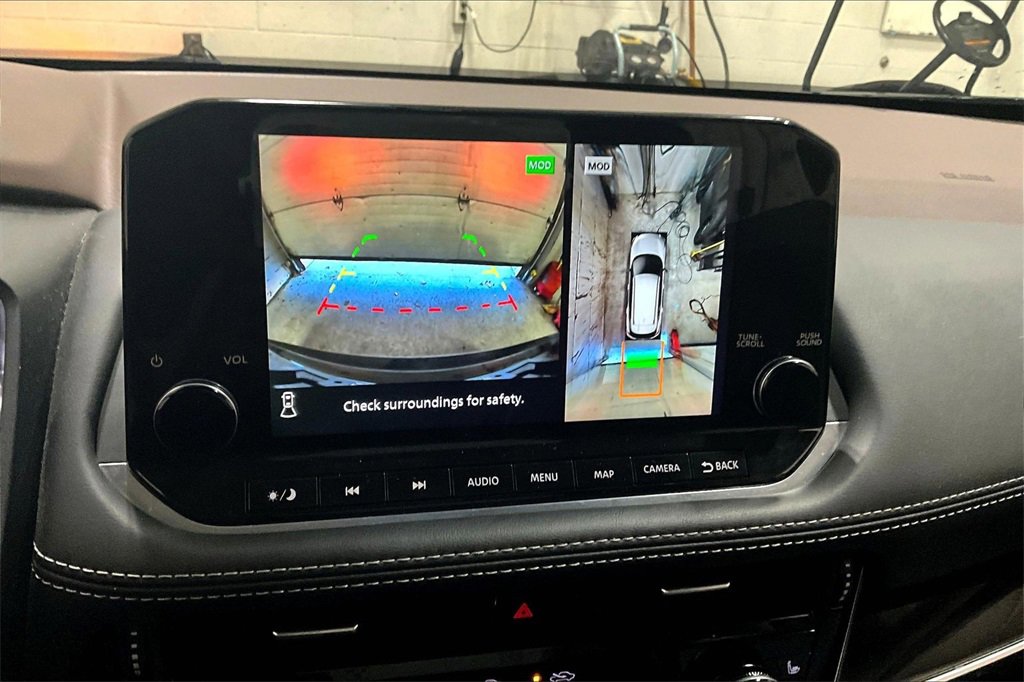 Used 2023 Nissan Rogue SL w/ SL Premium Package image 14