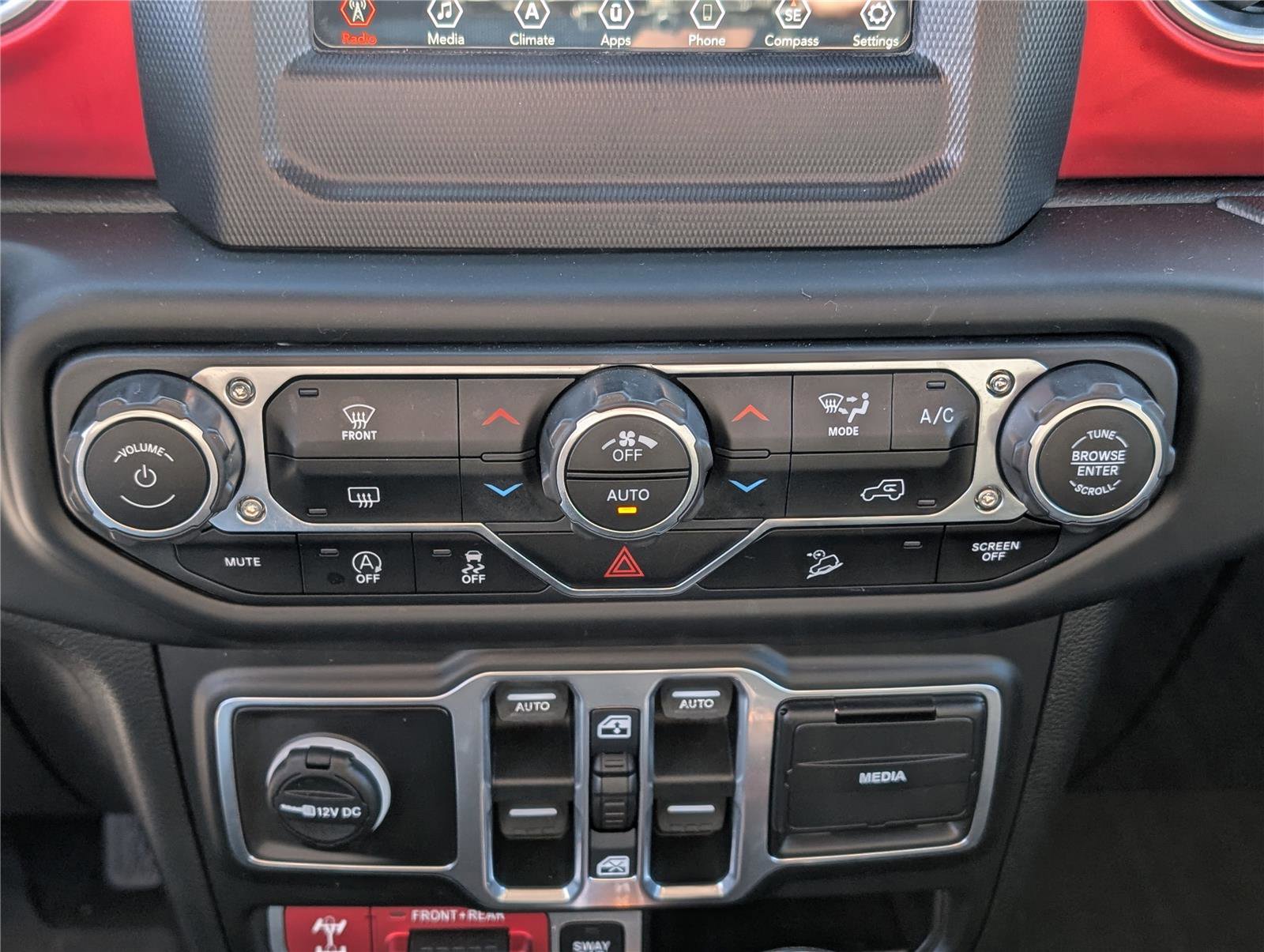 Used 2018 Jeep Wrangler Unlimited Rubicon image 26