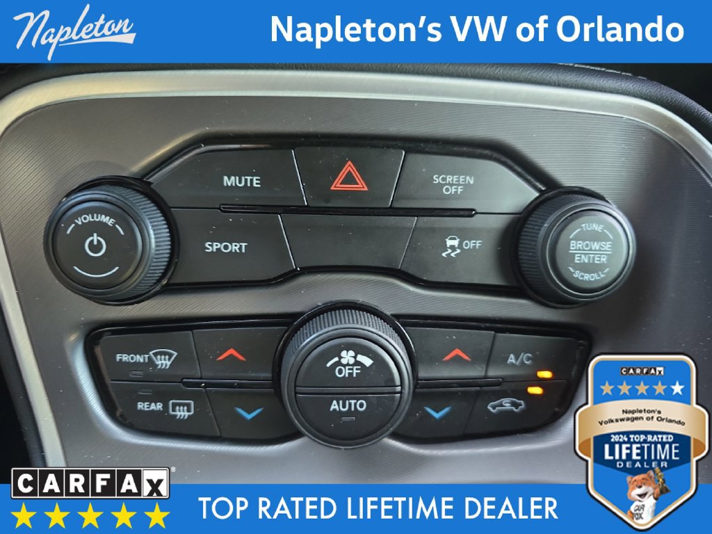 Used 2022 Dodge Challenger SXT RWD image 16