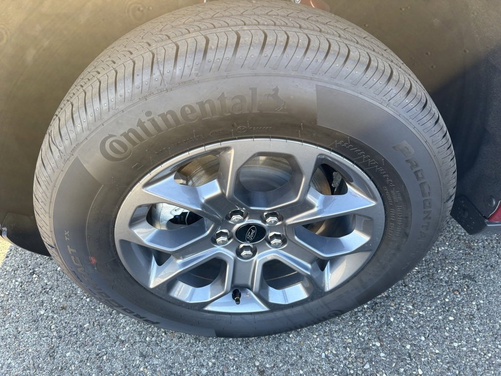 New 2025 Ford Maverick XLT image 13