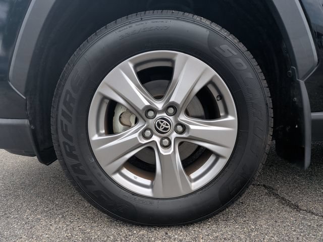 Used 2022 Toyota RAV4 XLE w/ Convenience Package AWD/4WD image 10