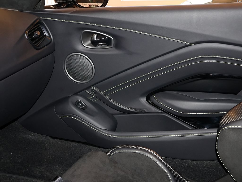 Used 2023 Aston Martin V12 Vantage RWD image 97