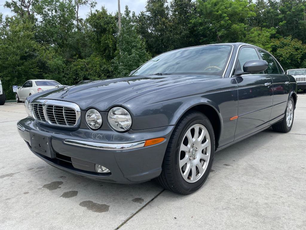 Used 2004 Jaguar XJ8 RWD image 1