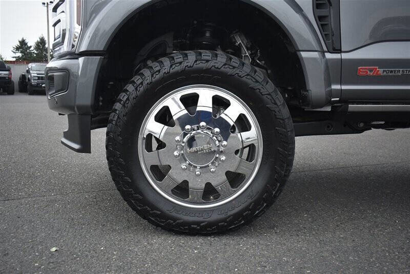 Used 2025 Ford F450 Platinum w/ FX4 Off-Road Package image 10