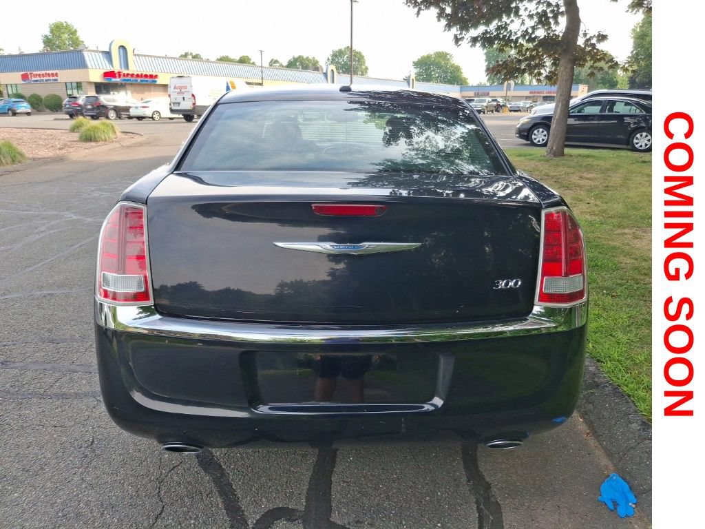 Used 2014 Chrysler 300 RWD image 5