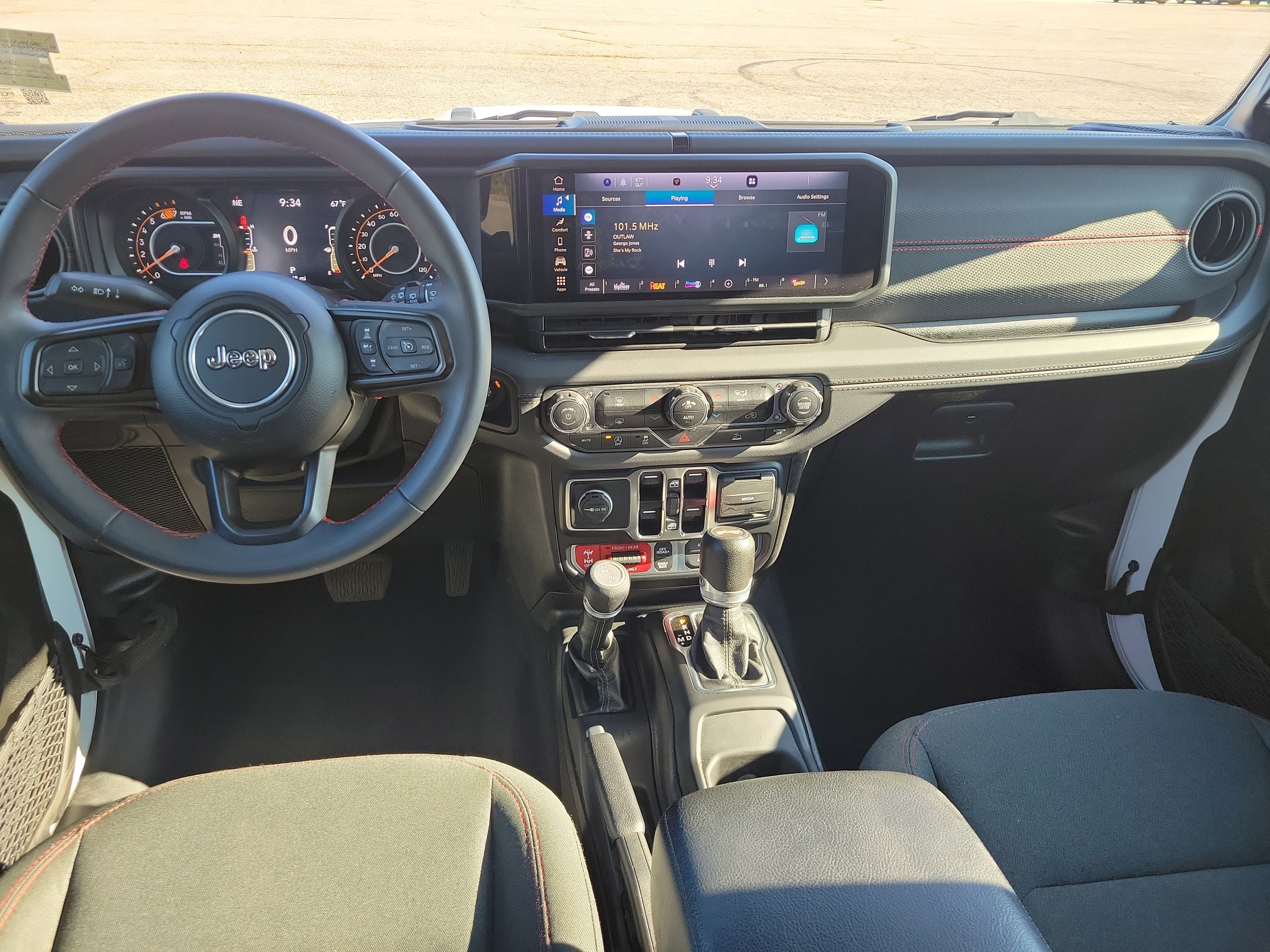 Used 2024 Jeep Wrangler Unlimited Rubicon image 18