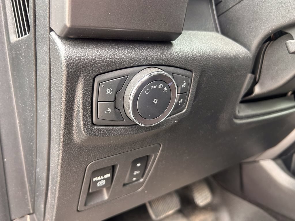 Used 2019 Ford F150 XLT w/ Equipment Group 302A Luxury AWD/4WD image 10