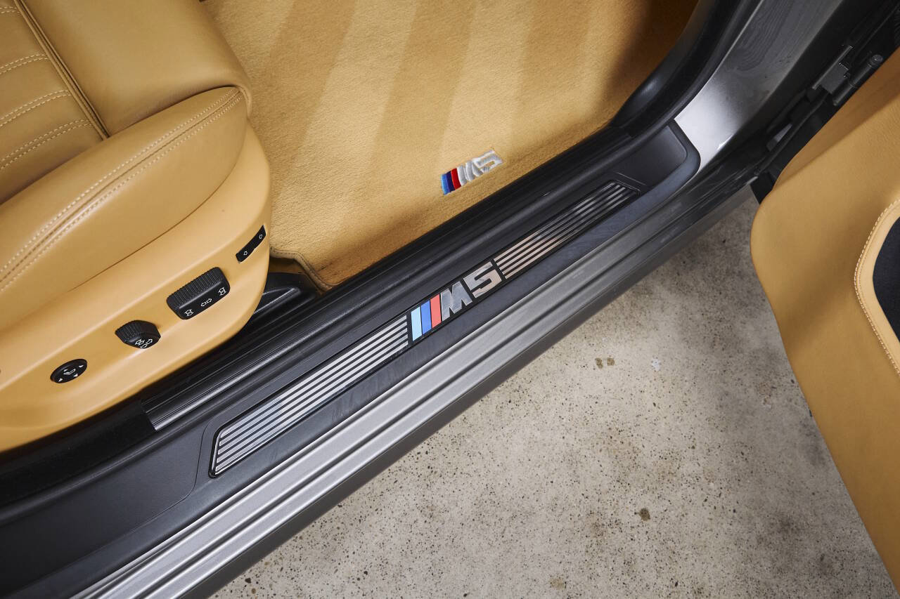 Used 2003 BMW M5 image 80