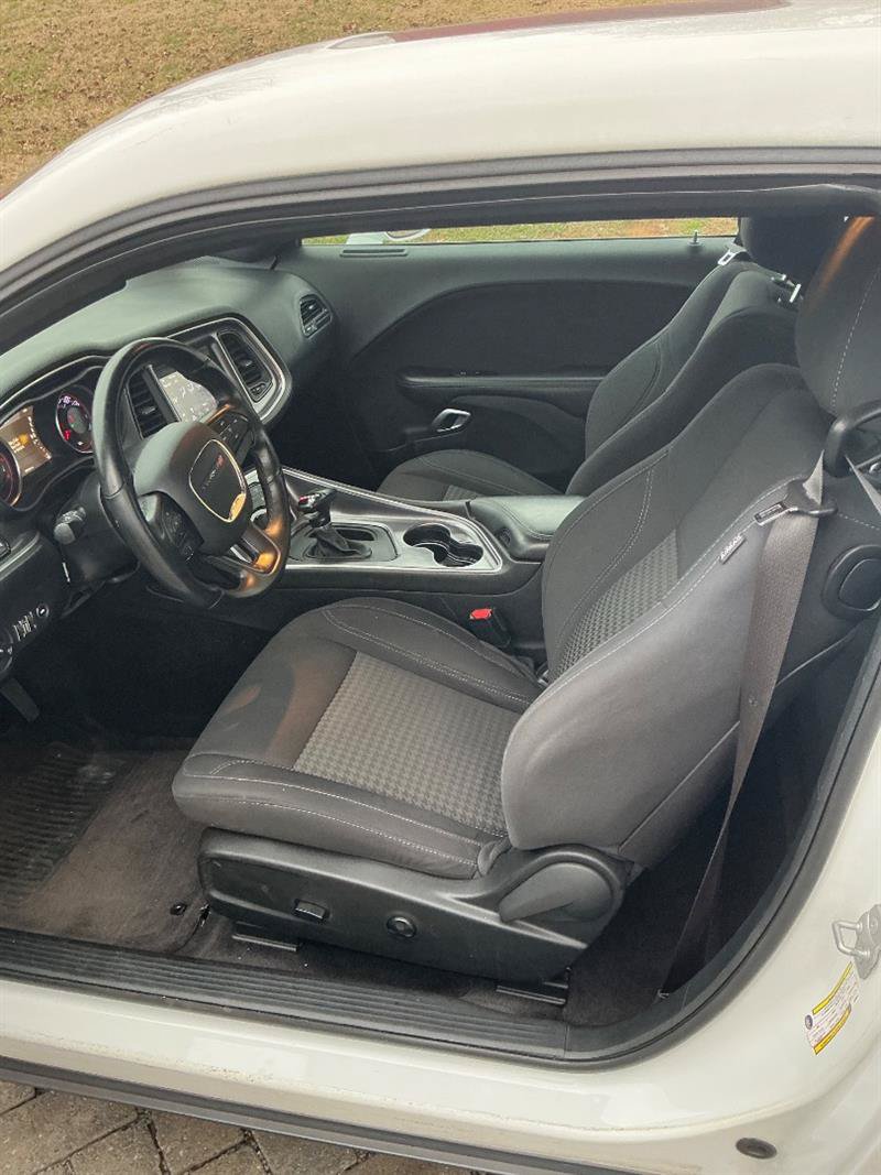 Used 2018 Dodge Challenger R/T RWD image 13