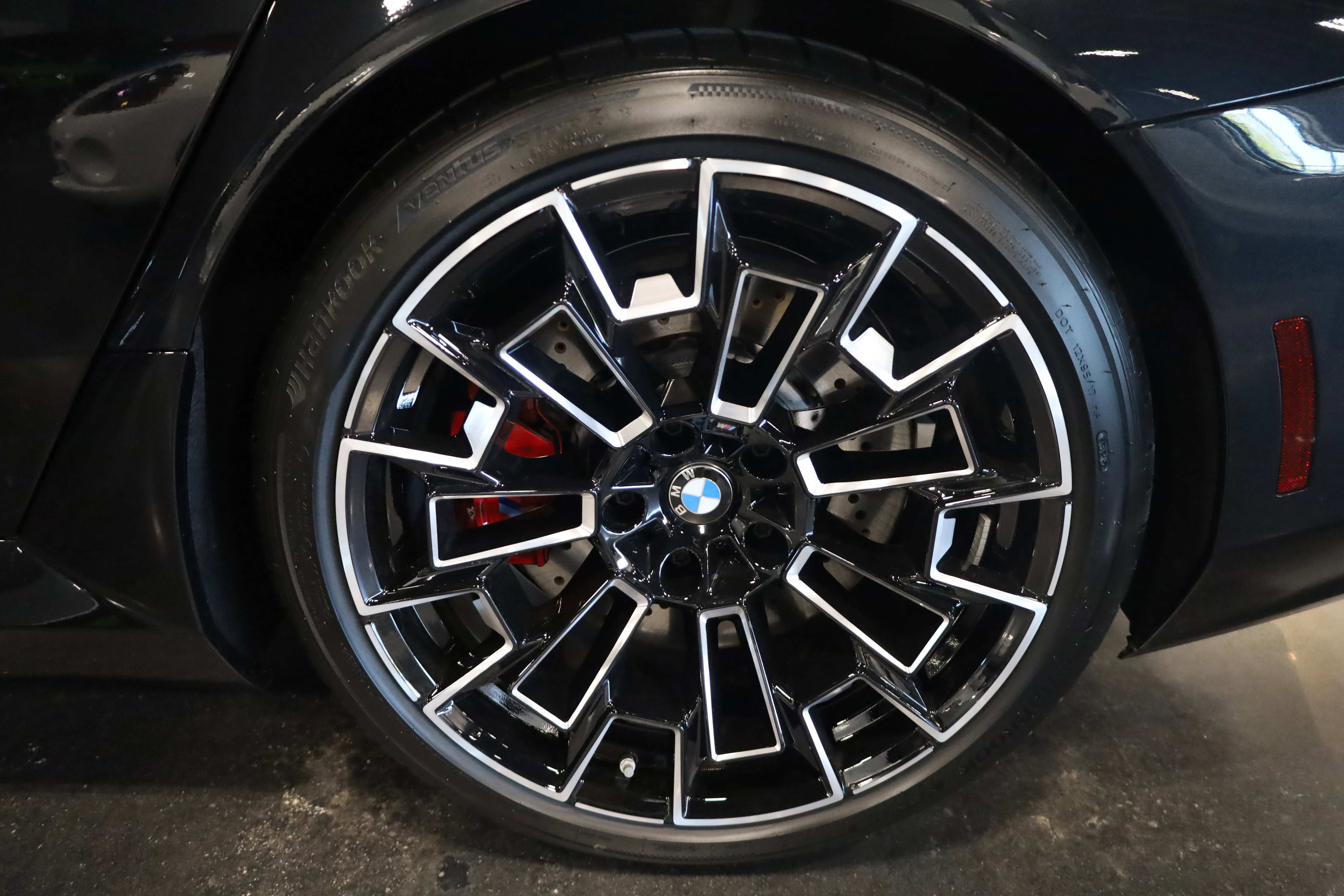 Used 2025 BMW M5 Touring w/ M Driver's Package image 12