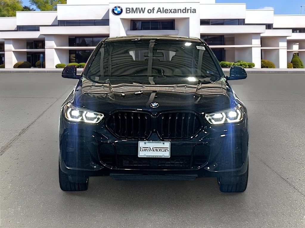 Used 2022 BMW X6 xDrive40i w/ Executive Package AWD/4WD image 2