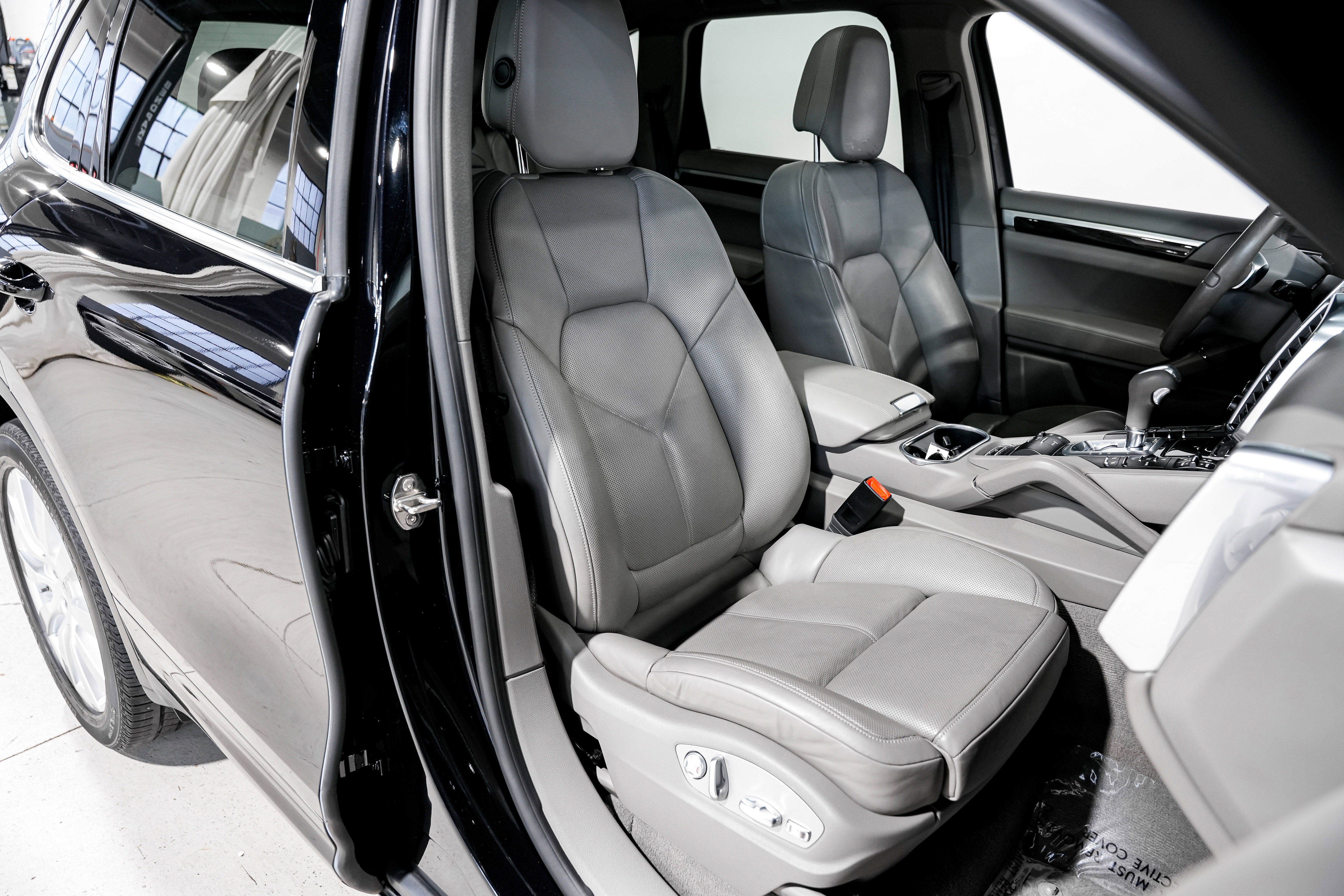 Used 2013 Porsche Cayenne Diesel image 24