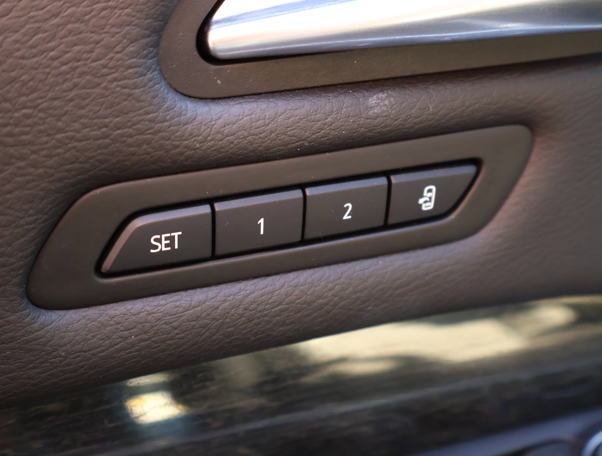 Used 2019 Cadillac XT4 Premium Luxury image 8