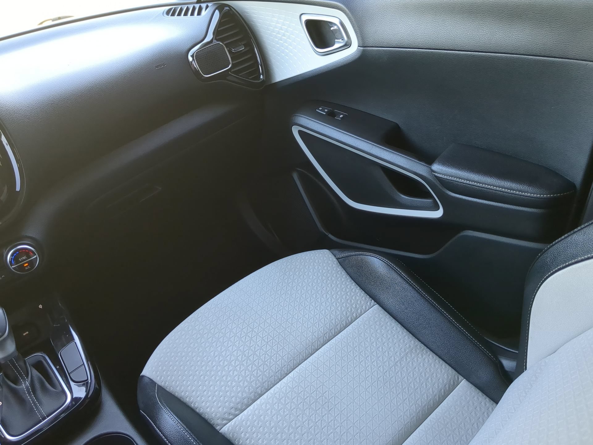 Used 2024 Kia Soul GT-Line FWD image 52
