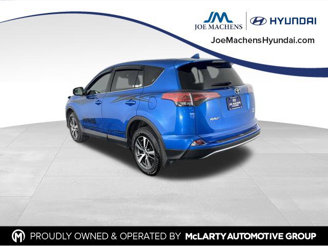 Used 2018 Toyota RAV4 XLE AWD/4WD image 7