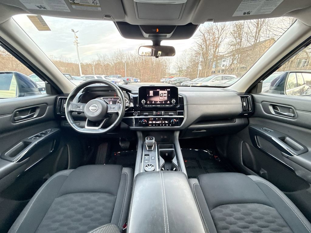 Used 2023 Nissan Pathfinder SV image 21