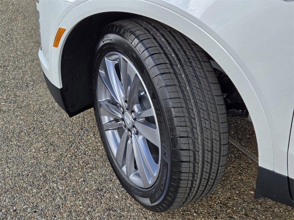 New 2025 Cadillac XT5 Premium Luxury image 2