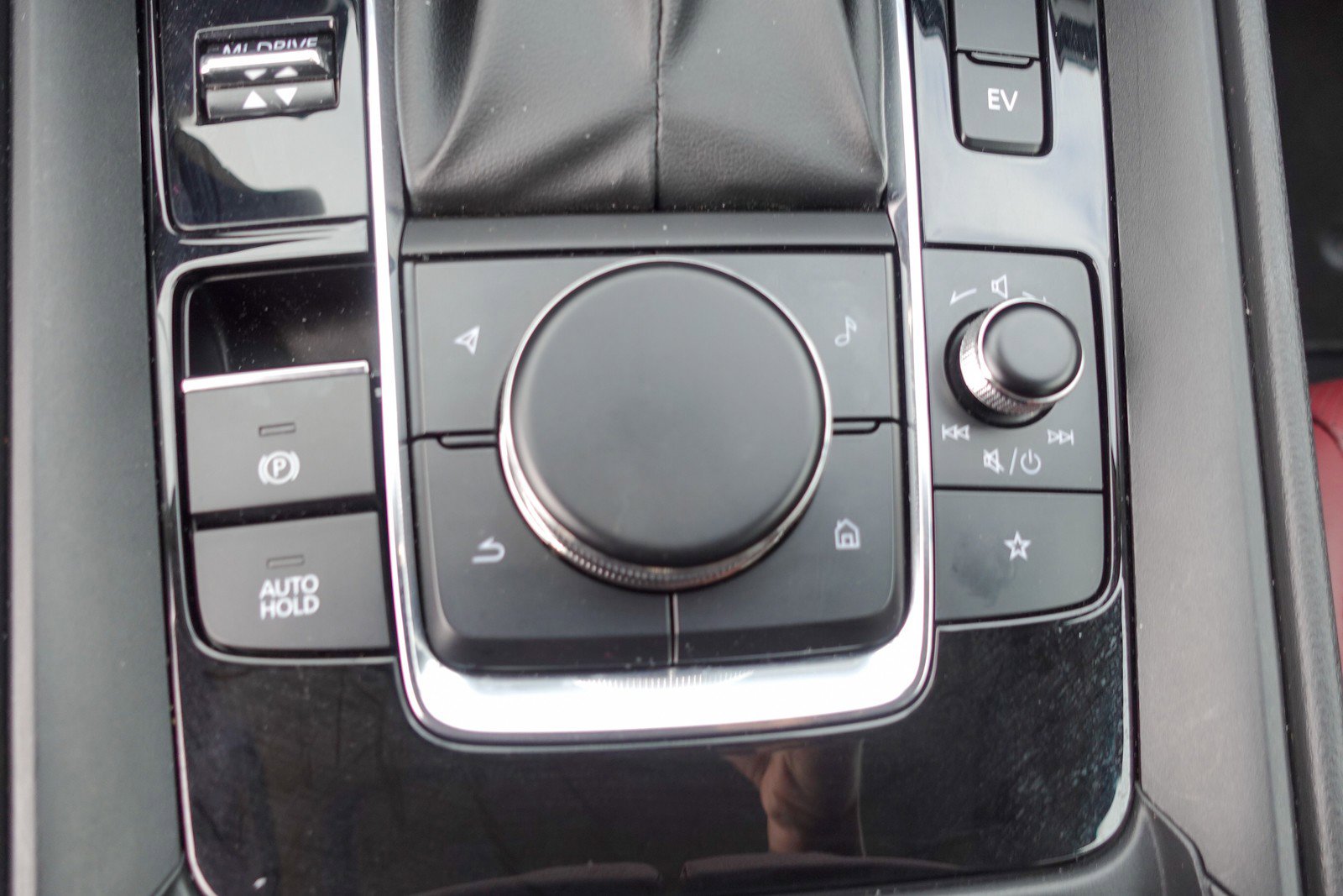 Certified 2025 MAZDA CX-50 2.5 Hybrid w/ Premium Plus Pkg image 21