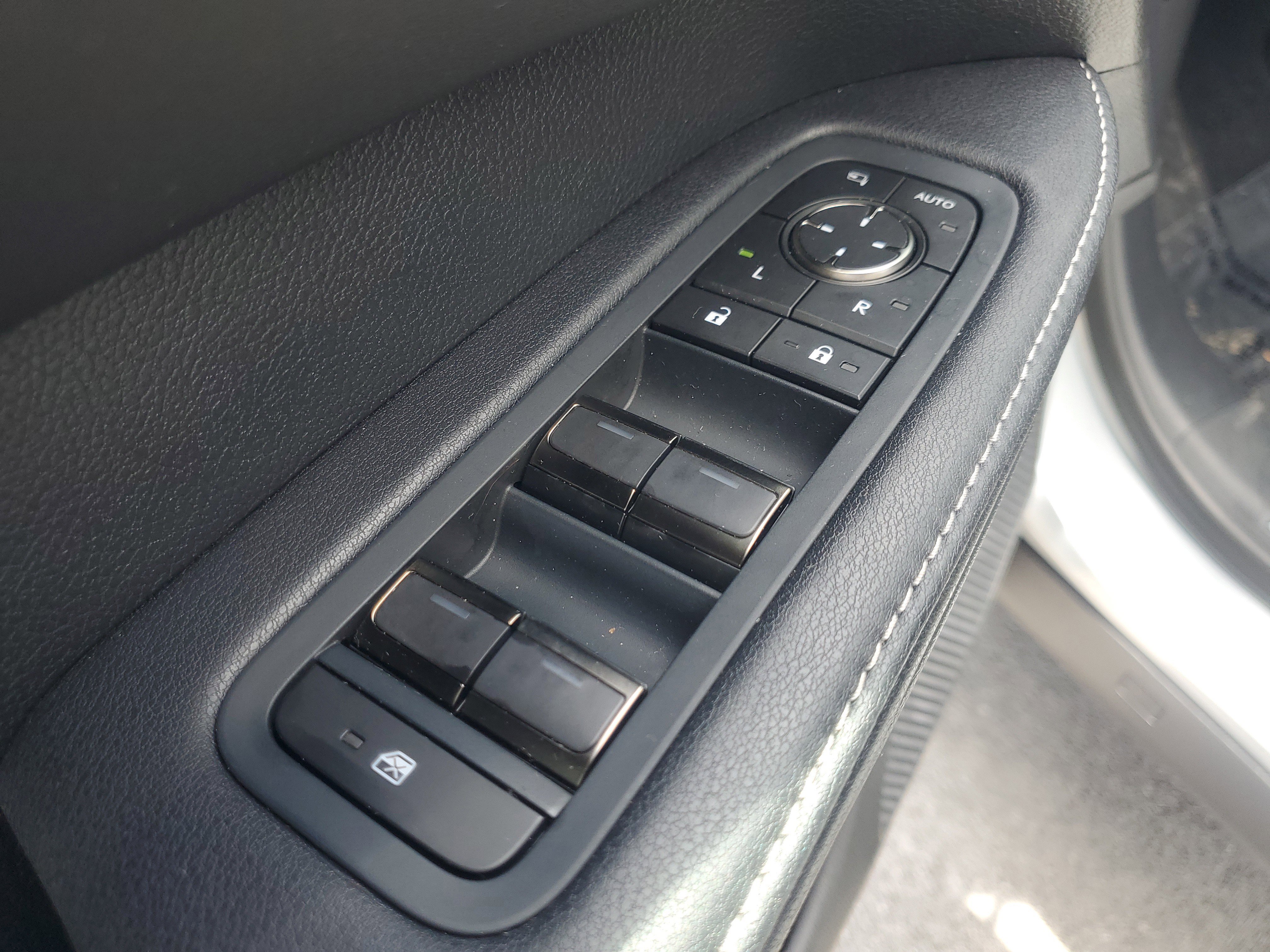 Used 2025 Lexus RX 350 FWD w/ Technology Package image 19