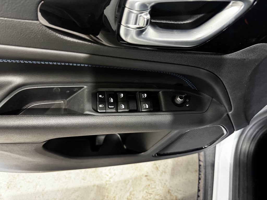 New 2026 Jeep Compass Latitude AWD/4WD image 17
