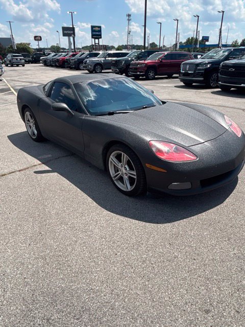 Used 2010 Chevrolet Corvette Coupe w/ 1LT RWD image 7