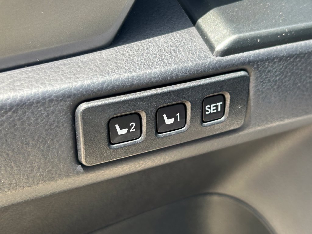 Used 2023 Lexus GX 460 AWD/4WD image 25
