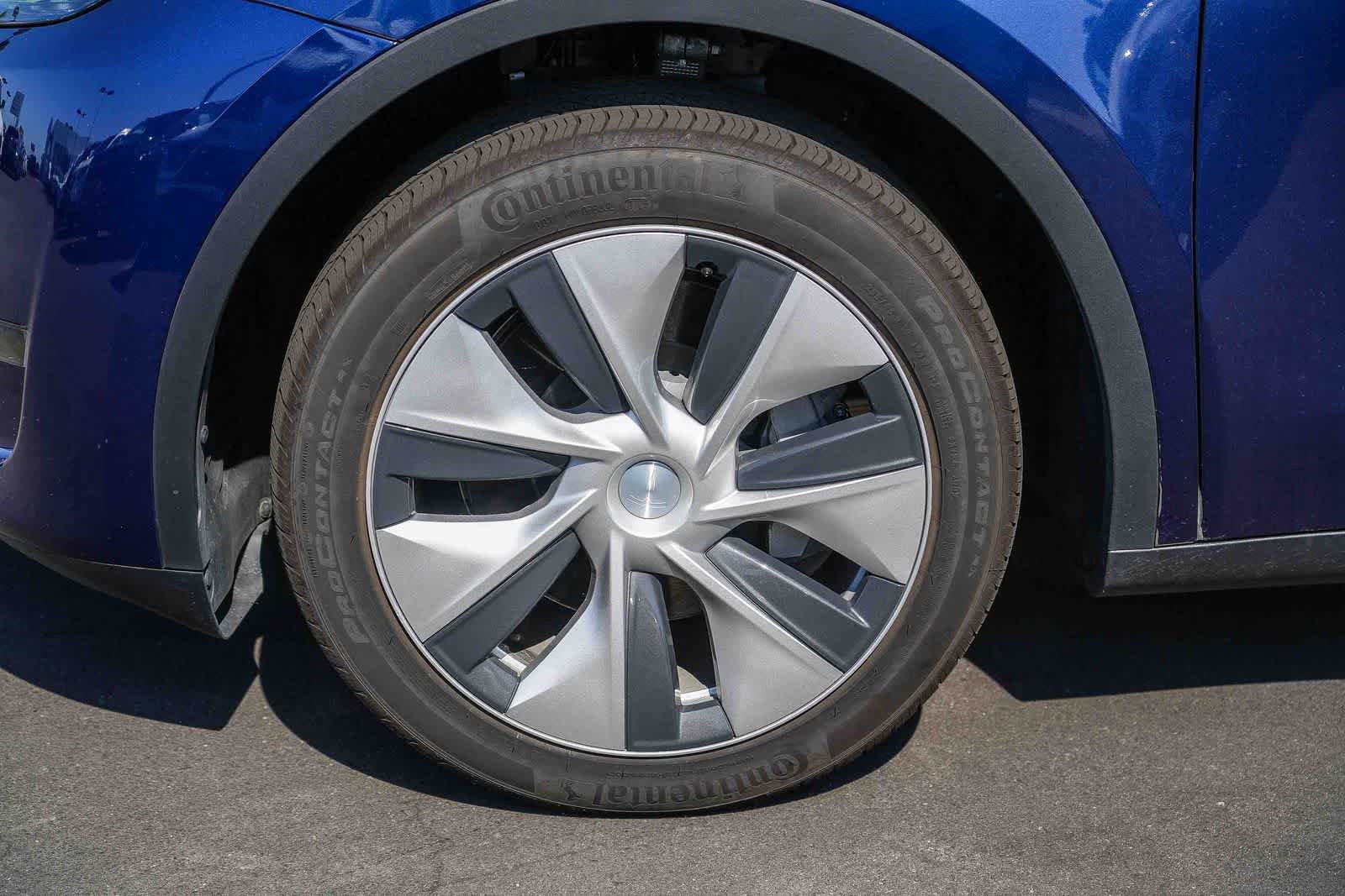 Used 2023 Tesla Model Y 2WD image 10