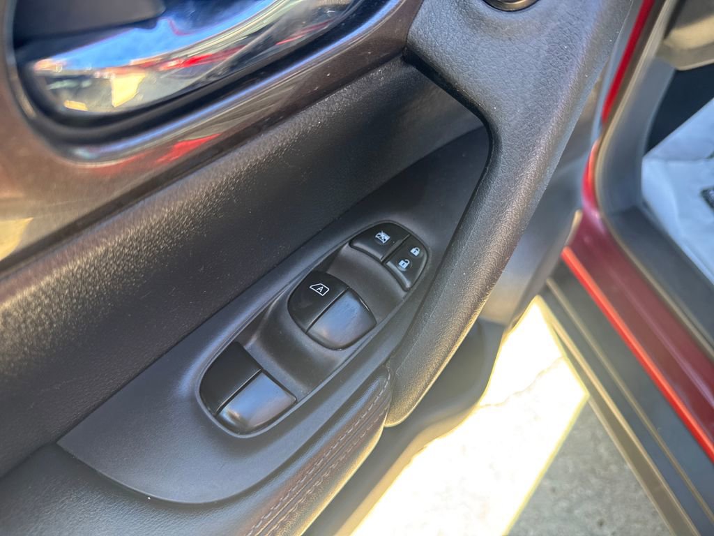 Used 2019 Nissan Rogue SV image 13