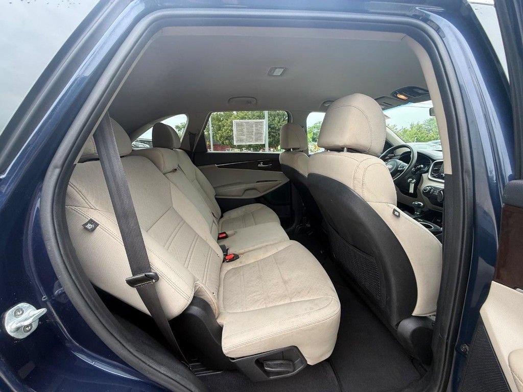 Used 2017 Kia Sorento AWD image 11