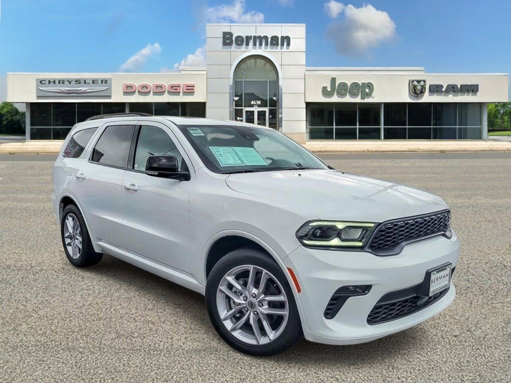Used 2023 Dodge Durango GT image 2
