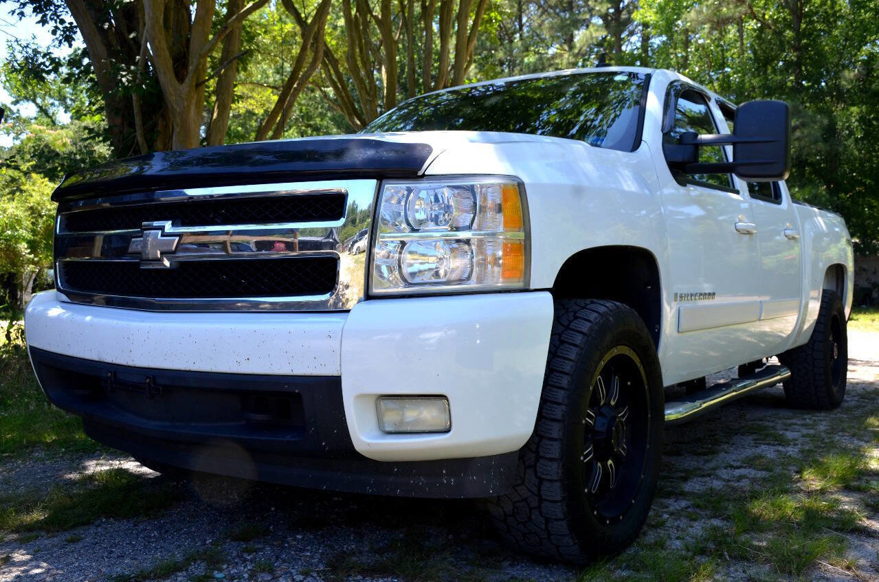 Used 2008 Chevrolet Silverado 1500 LTZ w/ Safety Package AWD/4WD image 2