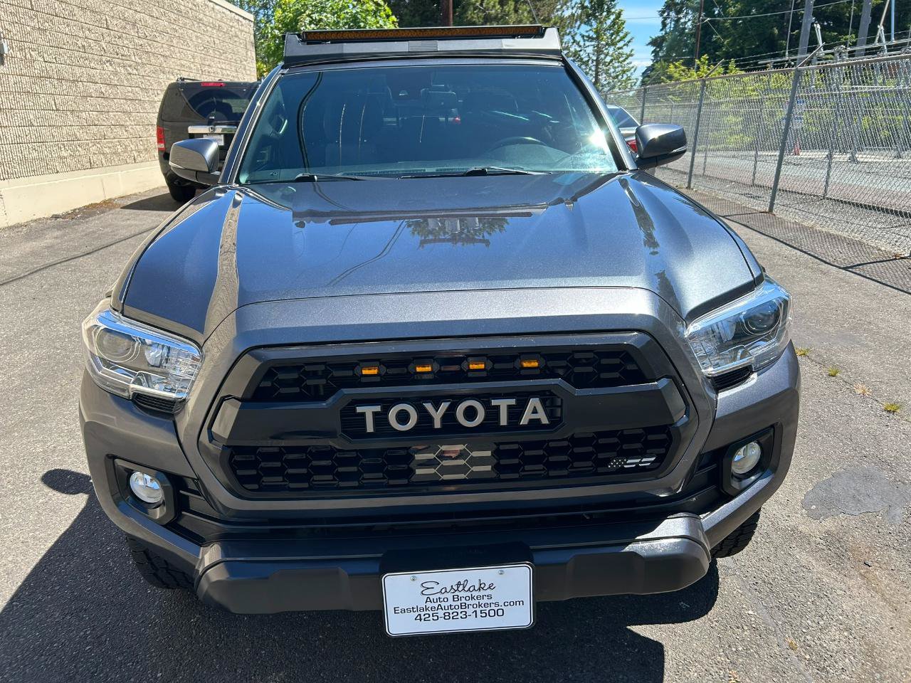 Used 2022 Toyota Tacoma TRD Off-Road AWD/4WD image 2