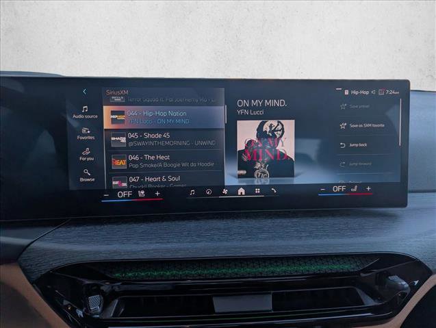 Used 2025 BMW 330i Sedan w/ Premium Package image 14