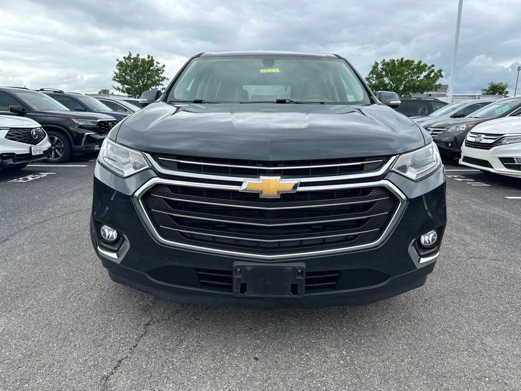 Used 2018 Chevrolet Traverse LT FWD image 2