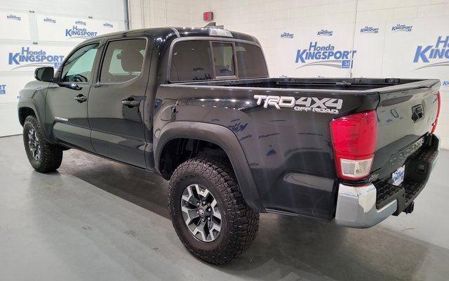 Used 2016 Toyota Tacoma TRD Off-Road image 5
