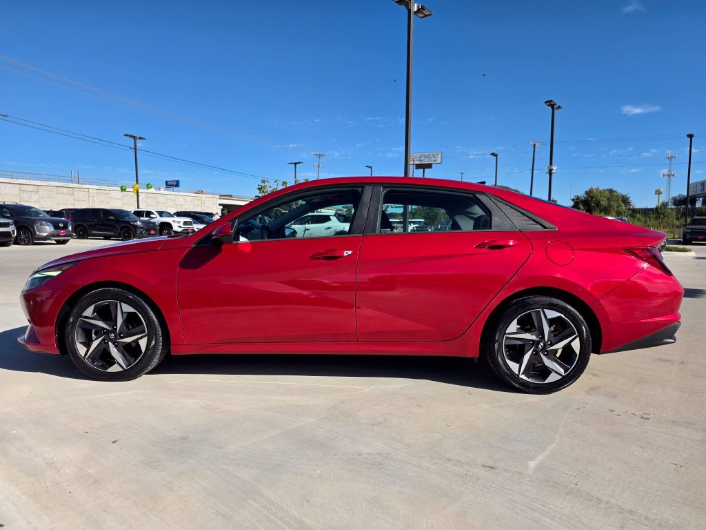 Used 2023 Hyundai Elantra SEL w/ Convenience Package FWD image 5