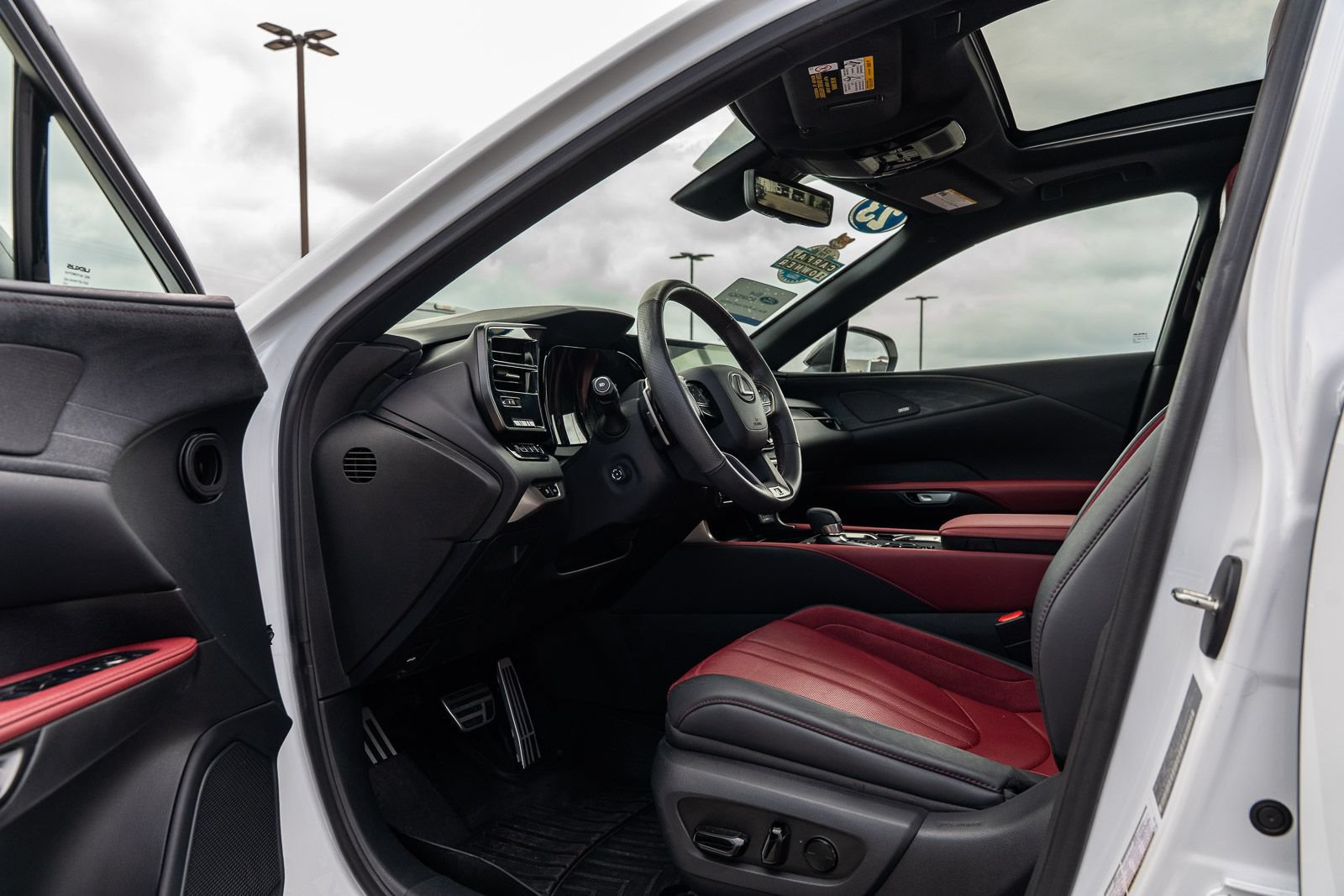 Used 2023 Lexus RX 500h F Sport w/ Cold Area Package AWD/4WD image 18