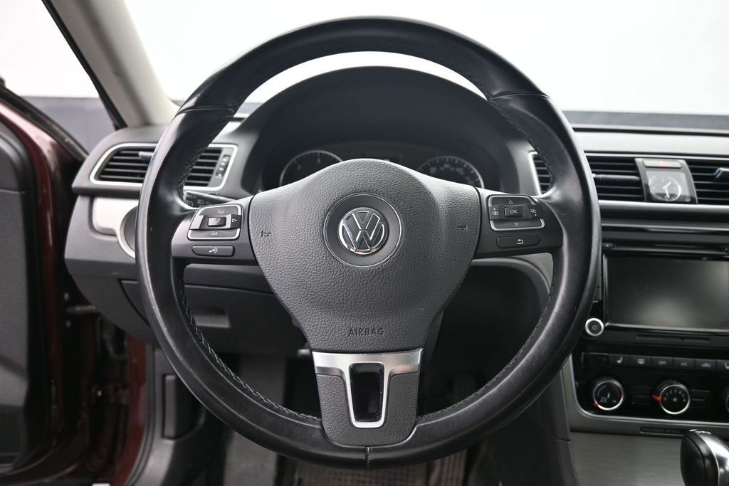 Used 2014 Volkswagen Passat TDI SE FWD image 15