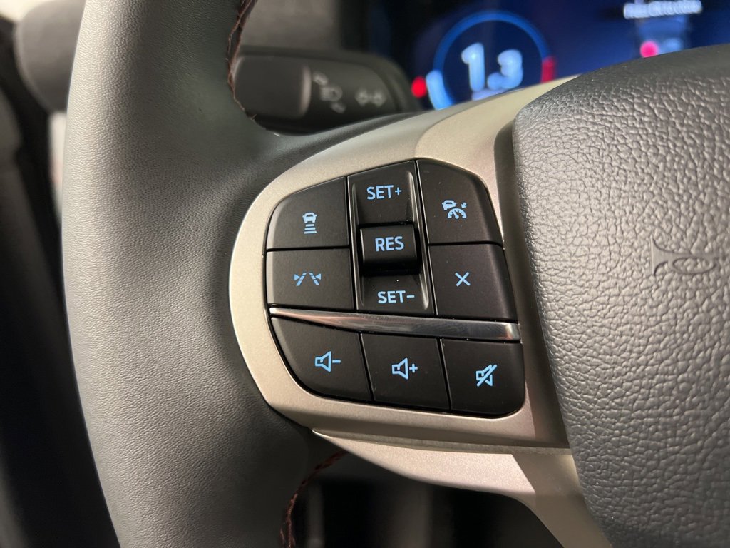 New 2025 Ford Explorer Active image 18