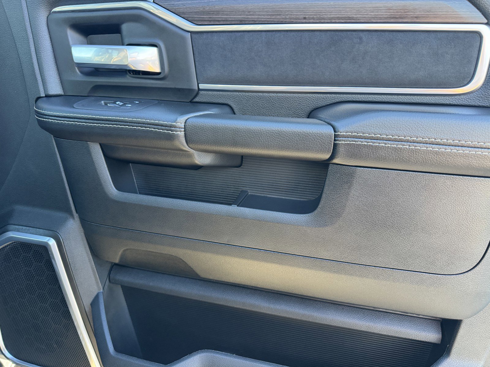 Used 2026 RAM 3500 Laramie w/ Towing Technology Group image 11