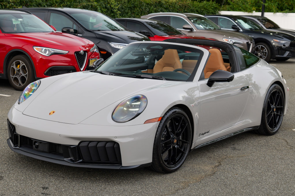 Used 2026 Porsche 911 Targa 4 GTS AWD/4WD image 17