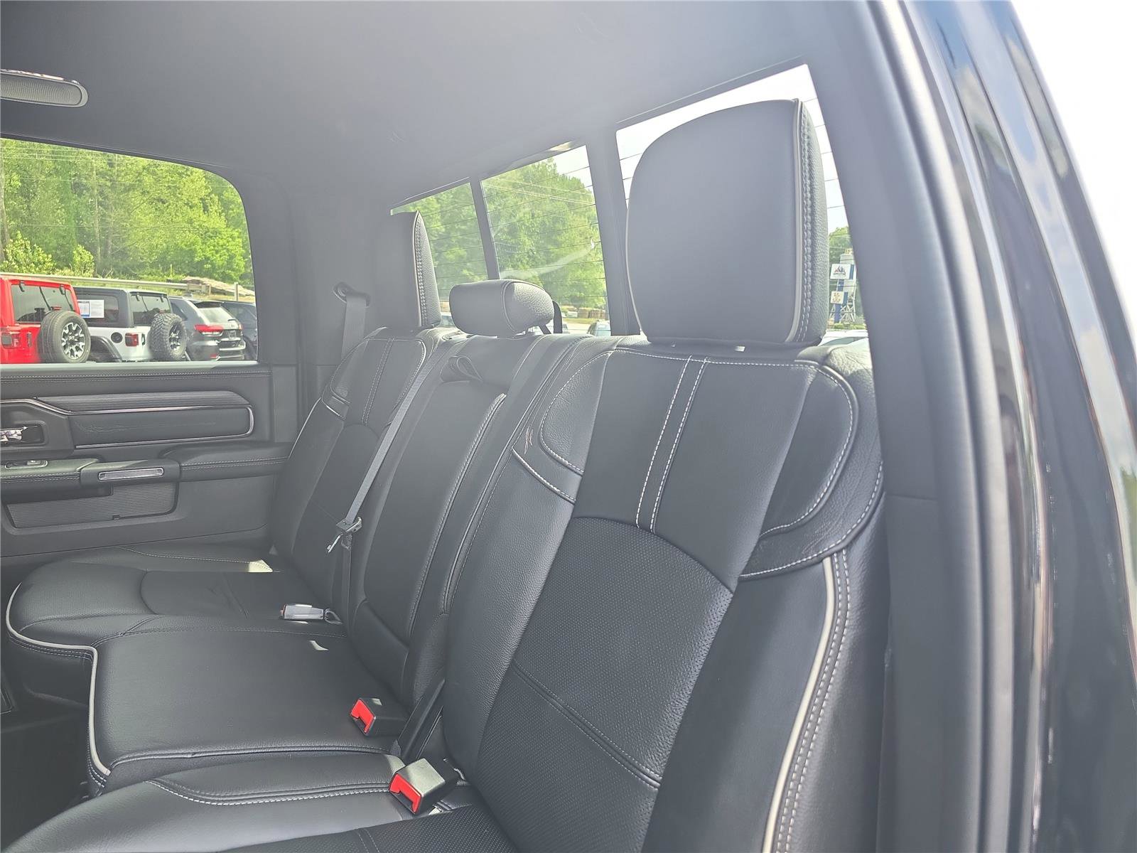 Used 2024 RAM 3500 Limited AWD/4WD image 13