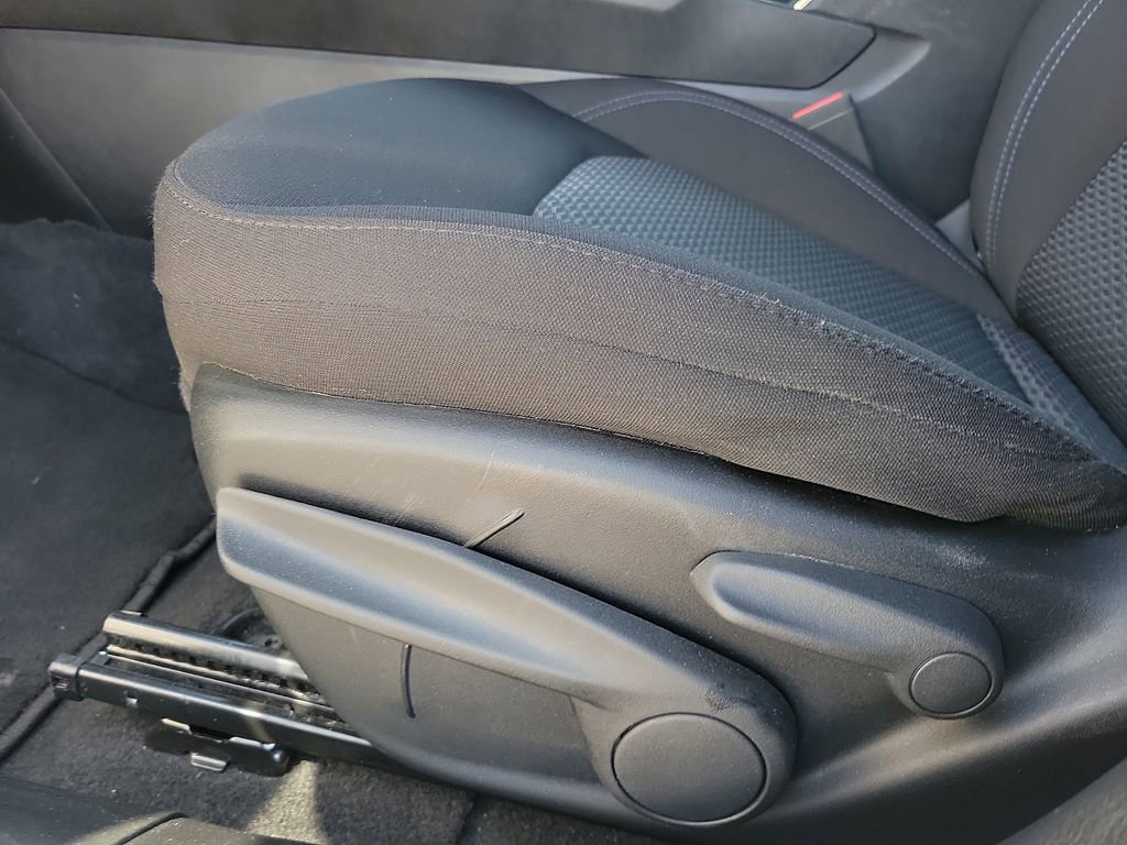 Used 2025 Jeep Compass Sport image 12