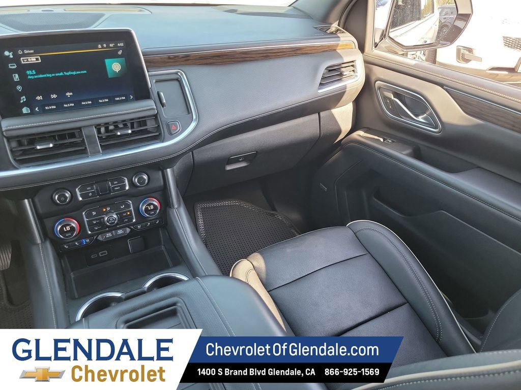 Used 2023 Chevrolet Suburban Premier image 25