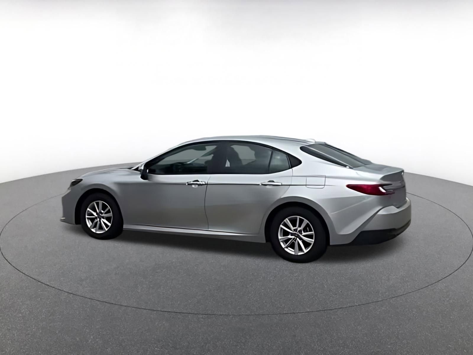 Used 2025 Toyota Camry LE image 14