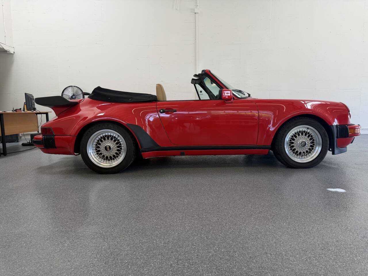 Used 1988 Porsche 911 Carrera RWD image 8